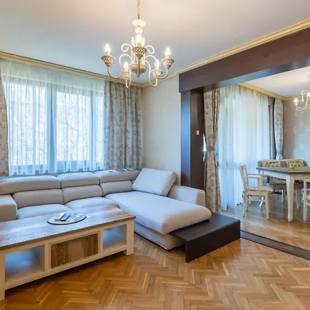 Apartmán Spacious 2br With Garage In Chataldzha *