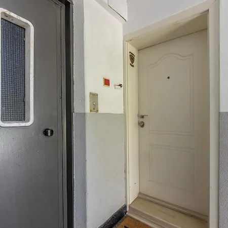 Apartmán Spacious 2br With Garage In Chataldzha *