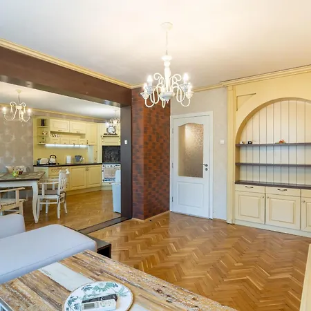 Apartmán Spacious 2br With Garage In Chataldzha *