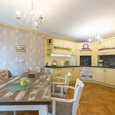Spacious 2br With Garage In Chataldzha *