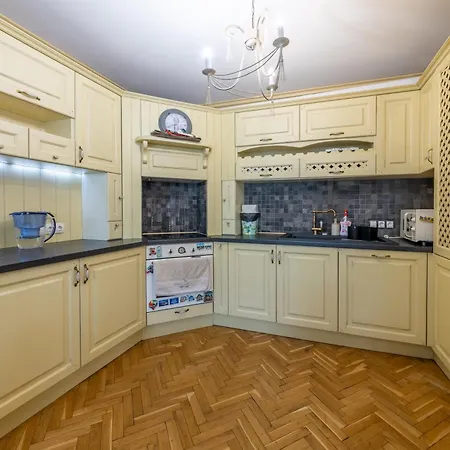 Apartmán Spacious 2br With Garage In Chataldzha