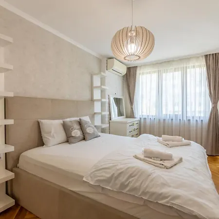 Spacious 2br With Garage In Chataldzha Varna