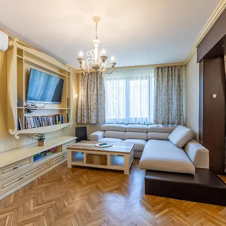 Spacious 2br With Garage In Chataldzha